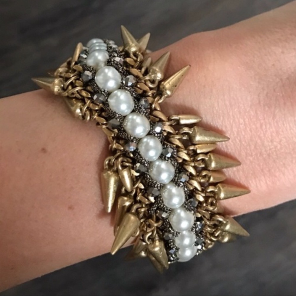 Stella & Dot | Pearl Drop & Hematite Vintage Gold Spiked Jacinthe Bracelet - Picture 13 of 13